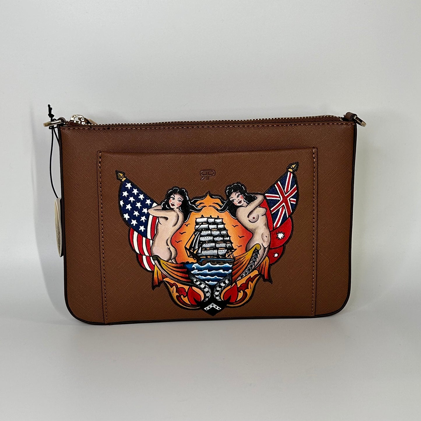 Borsa dipinta a mano con sketch di Sailor Jerry