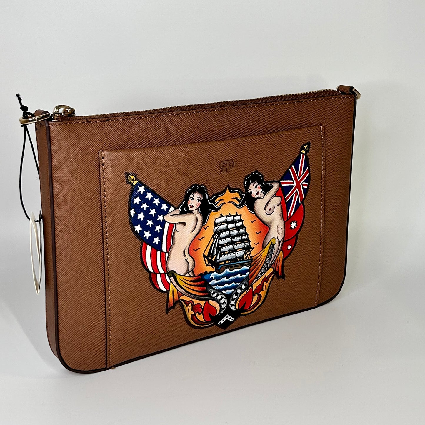 Borsa dipinta a mano con sketch di Sailor Jerry